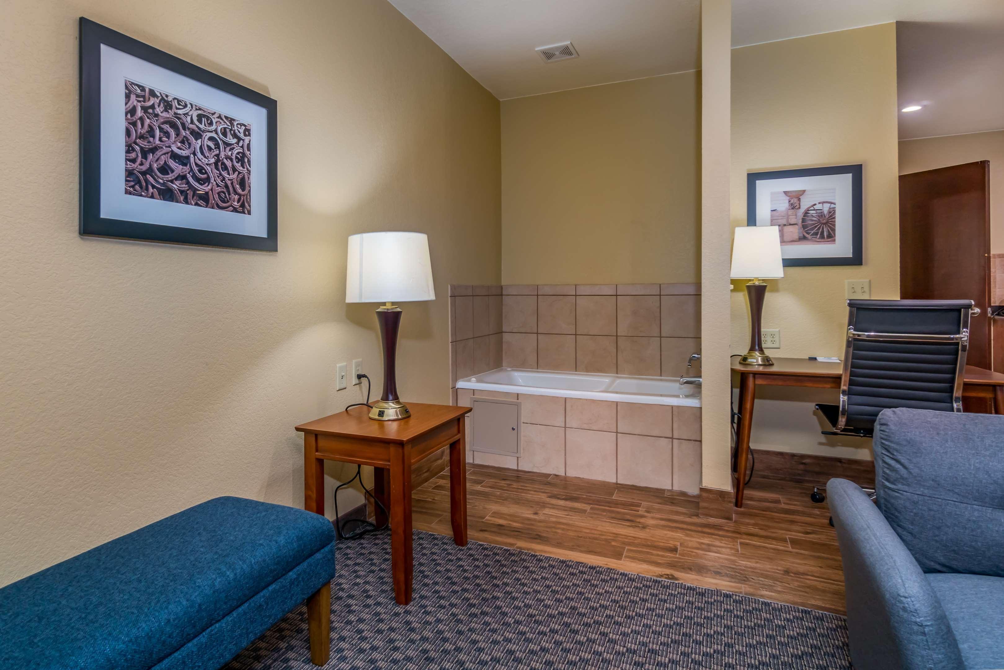 Best Western Plus Shamrock Inn & Suites Esterno foto