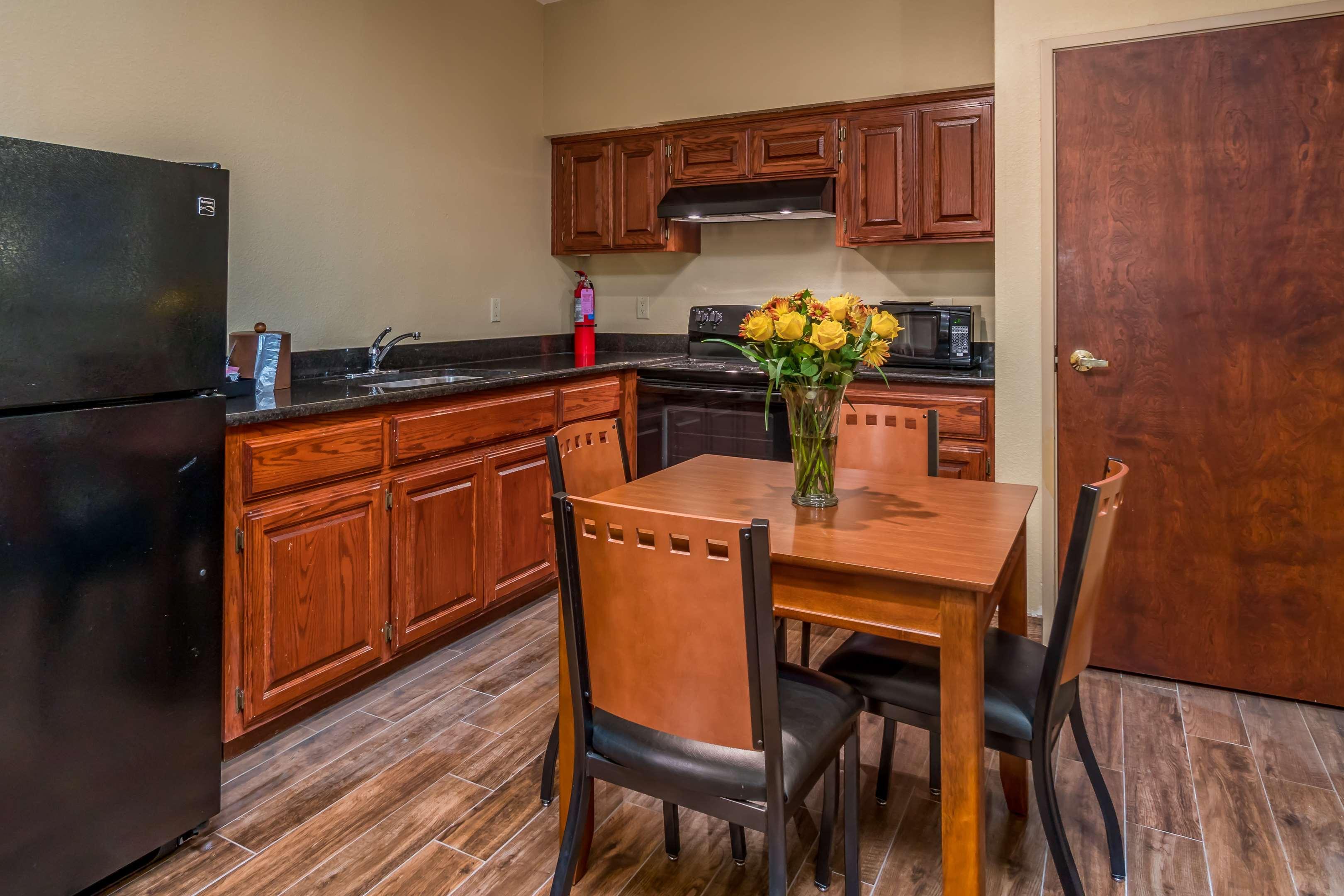 Best Western Plus Shamrock Inn & Suites Esterno foto