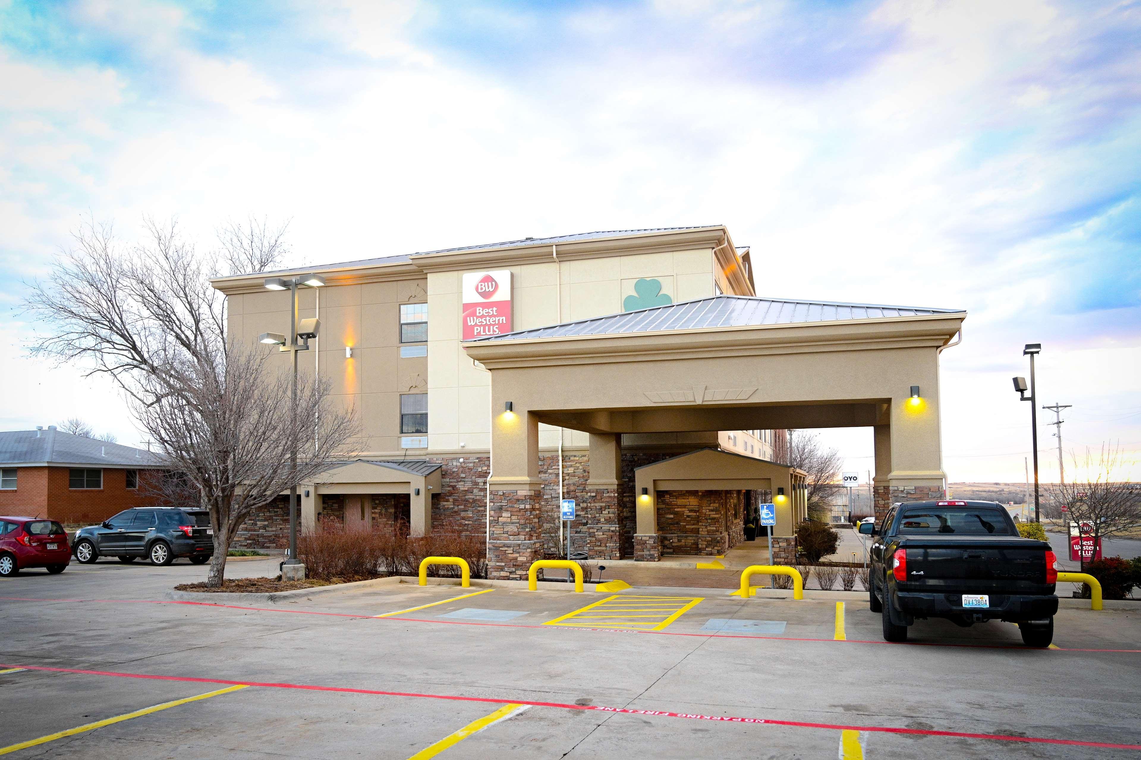 Best Western Plus Shamrock Inn & Suites Esterno foto